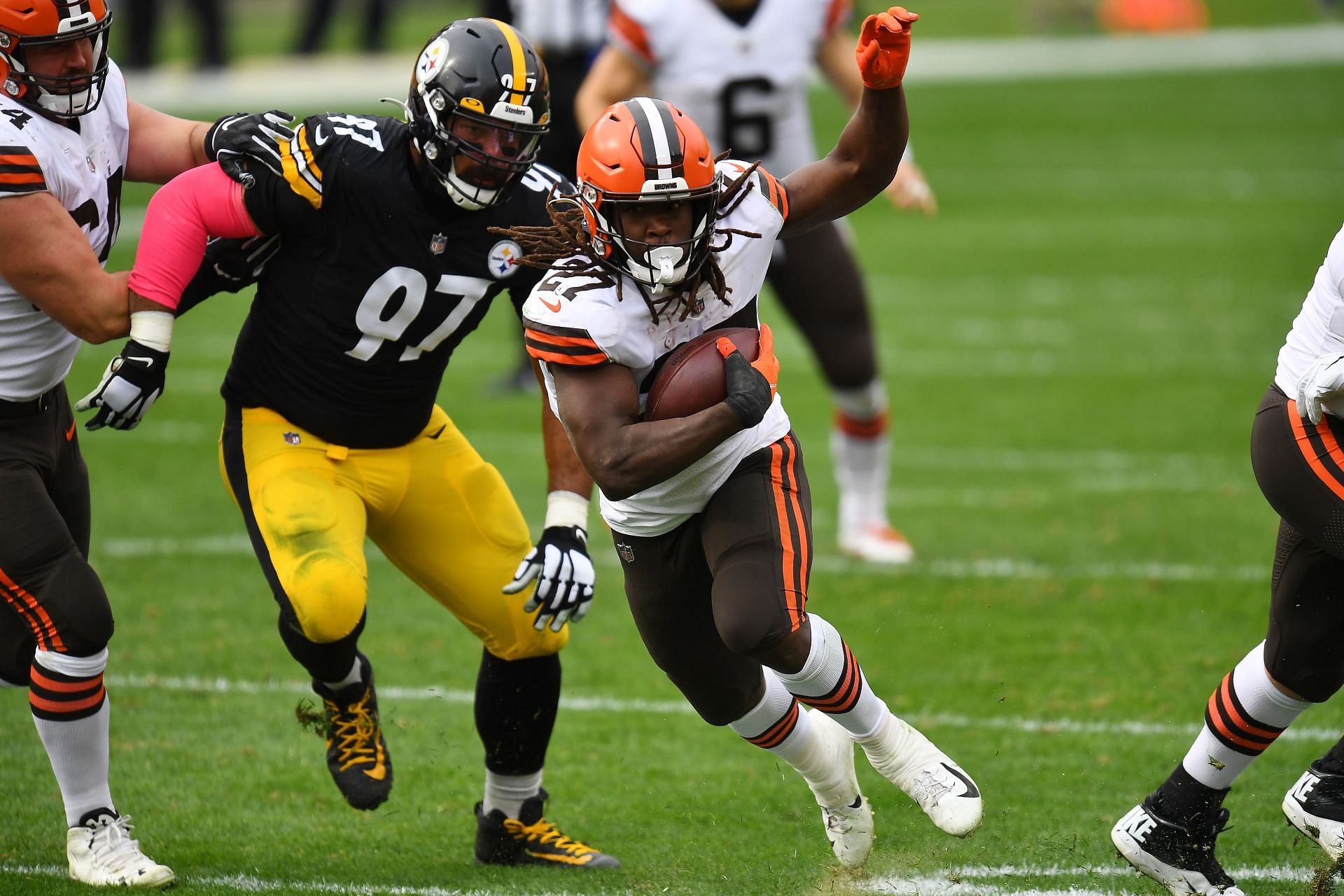 Cleveland Browns v Pittsburgh Steelers